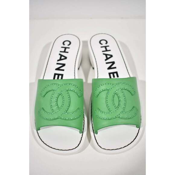 Chanel 22S Green Calfskin Leather White CC Logo Mules Slide Sandal Heel Flat 37 - Picture 4 of 12